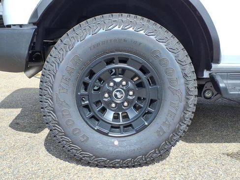 New 2026 Ford Bronco Outer Banks w/ Sasquatch Package AWD/4WD image 7