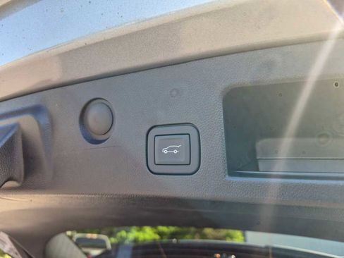 New 2026 Chevrolet Equinox RS w/ Convenience Package III FWD image 37