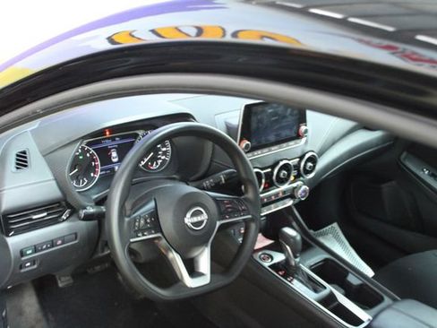 Used 2024 Nissan Sentra SV FWD image 14