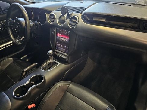 Used 2018 Ford Mustang Premium RWD image 5