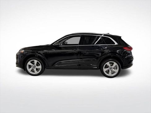 Certified 2025 Audi Q5 Premium w/ Premium Plus AWD/4WD image 2