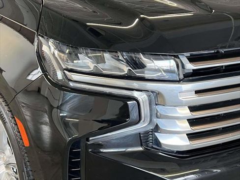 Used 2024 Chevrolet Suburban High Country image 10