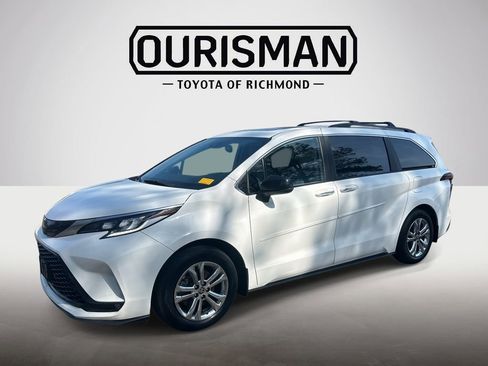 Certified 2023 Toyota Sienna XSE w/ XSE Plus Package image 10
