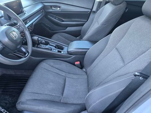 Used 2025 Honda Accord SE image 18