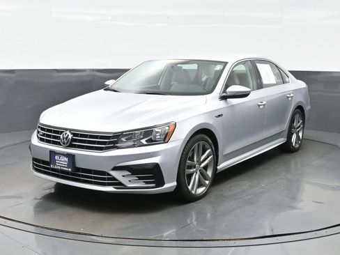 Used 2017 Volkswagen Passat 1.8T R-Line FWD image 2
