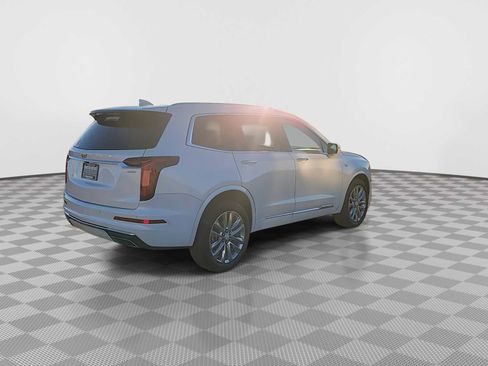 Used 2024 Cadillac XT6 Premium Luxury w/ LPO, Floor Liner Package AWD/4WD image 8