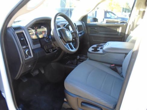 Used 2017 RAM 3500 Tradesman w/ Chrome Appearance Group image 17