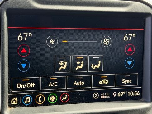 Used 2020 GMC Sierra 1500 SLT image 26