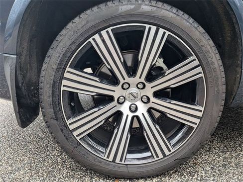 Certified 2025 Volvo XC90 B6 Plus w/ Protection Package Premier image 31