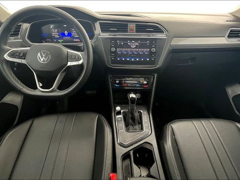 Used 2023 Volkswagen Tiguan SE w/ Panoramic Sunroof Package image 20