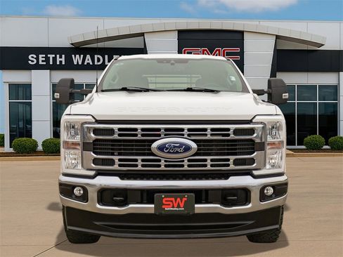 Used 2023 Ford F250 XLT w/ F-250 >10K GVWR Package image 2