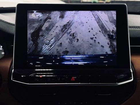 Used 2022 Jeep Compass Limited image 35