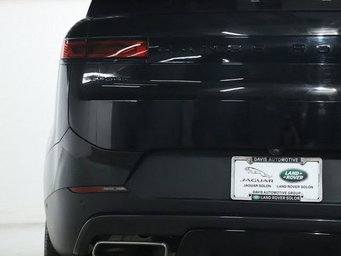 Certified 2025 Land Rover Range Rover Sport SE image 46