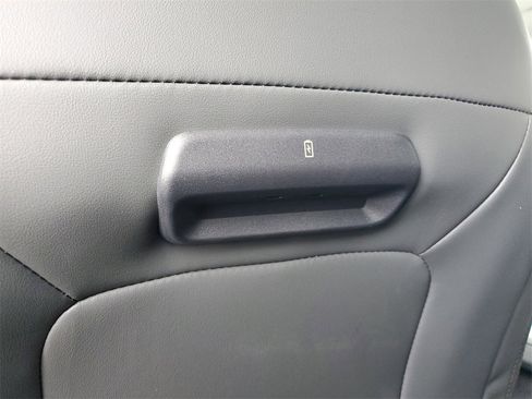 New 2026 Ford Expedition Active image 33