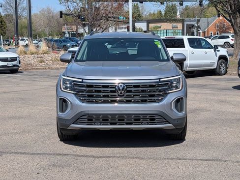 Used 2025 Volkswagen Atlas SE AWD/4WD image 2