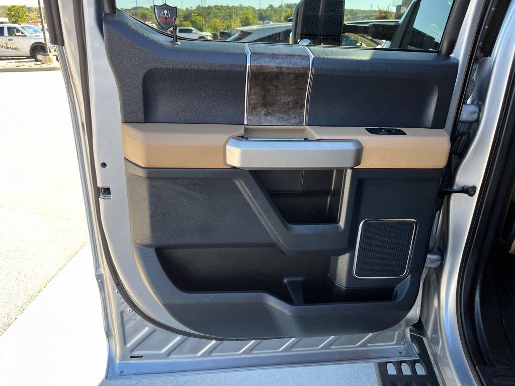 Used 2022 Ford F350 Lariat w/ Tremor Off-Road Package AWD/4WD image 16