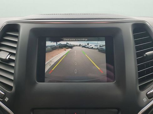 Used 2019 Jeep Cherokee Latitude w/ Popular Appearance Group image 42