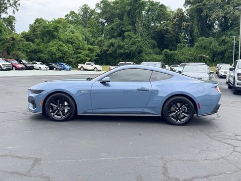 Used 2025 Ford Mustang GT RWD image 3