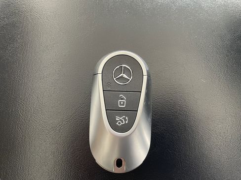 New 2026 Mercedes-Benz GLC 300 image 23