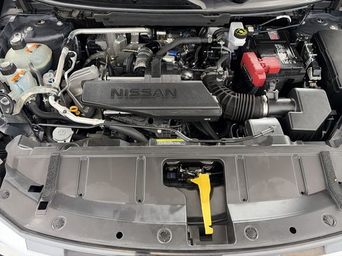 Used 2024 Nissan Rogue S AWD/4WD image 11