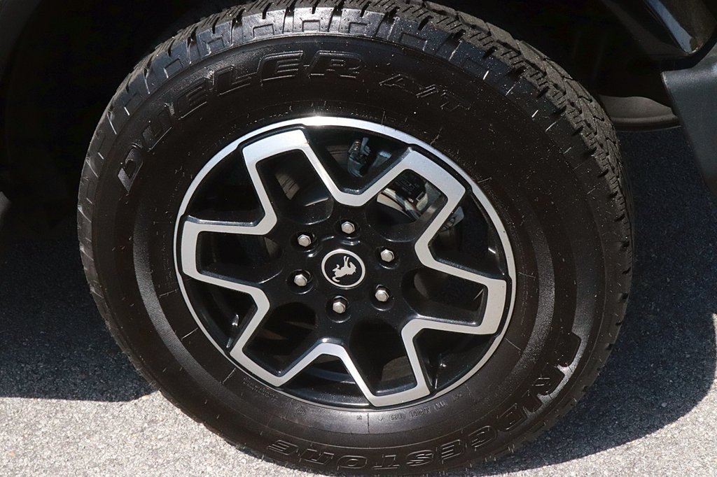 Used 2025 Ford Bronco Outer Banks AWD/4WD image 10