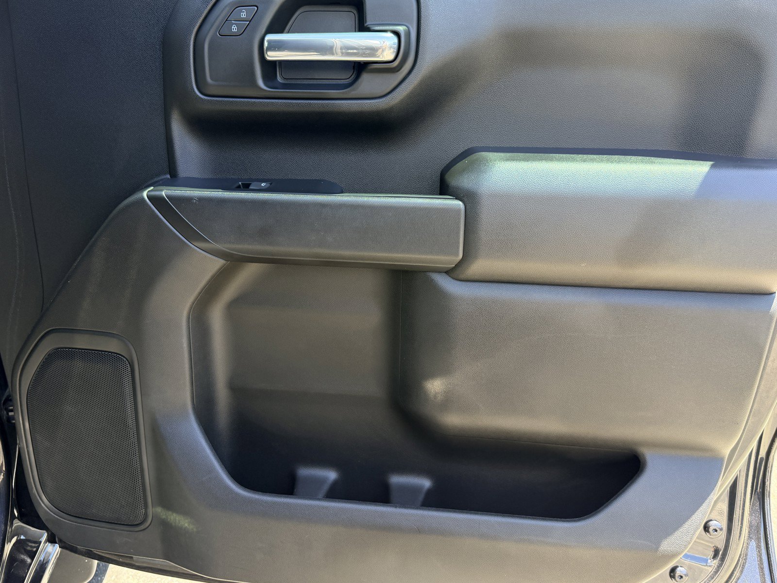 Used 2023 Chevrolet Silverado 1500 Custom RWD image 9