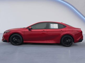 Used 2025 Toyota Camry SE video 2