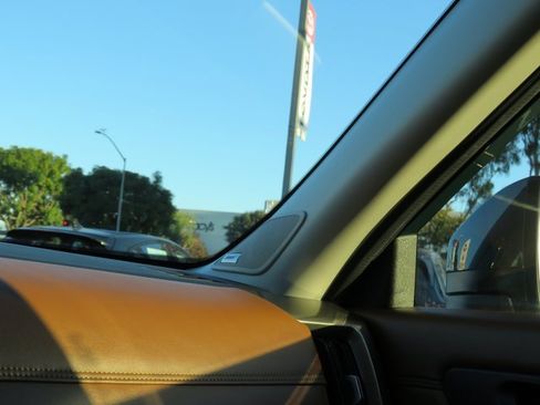 Used 2022 Nissan Pathfinder Platinum w/ Cargo Package image 32