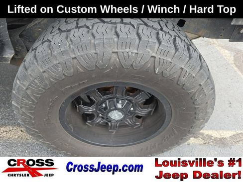 Used 2013 Jeep Wrangler Unlimited Sahara w/ Connectivity Group AWD/4WD image 6