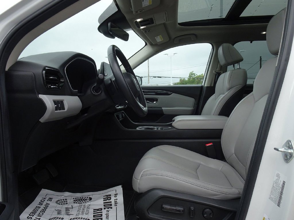 Used 2023 Honda Pilot Touring image 8