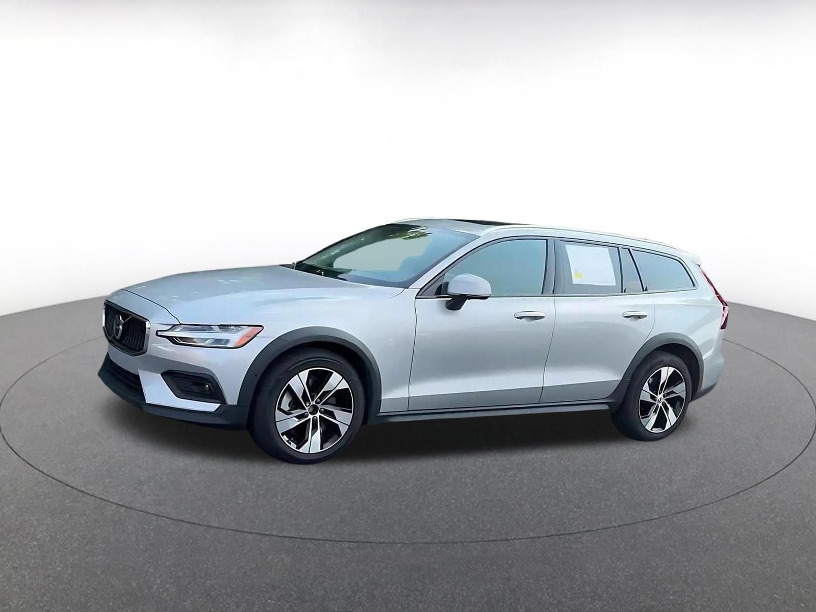 Used 2025 Volvo V60 B5 Cross Country Plus AWD/4WD image 7