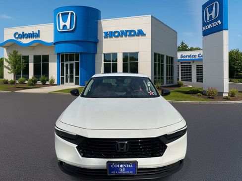 Used 2025 Honda Accord SE image 10