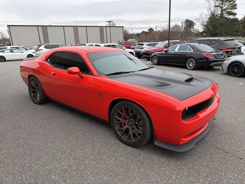 Used 2017 Dodge Challenger SRT Hellcat image 9