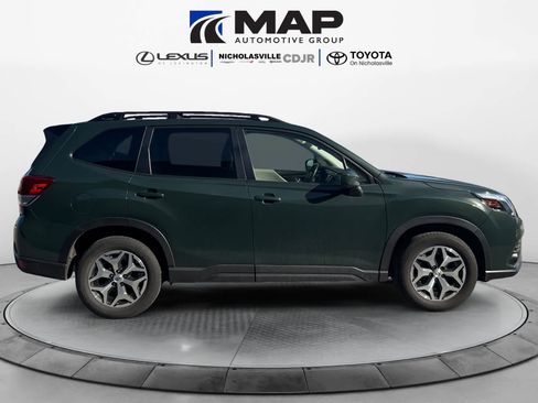 Used 2024 Subaru Forester Premium image 5