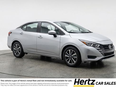 Used 2025 Nissan Versa SV image 1