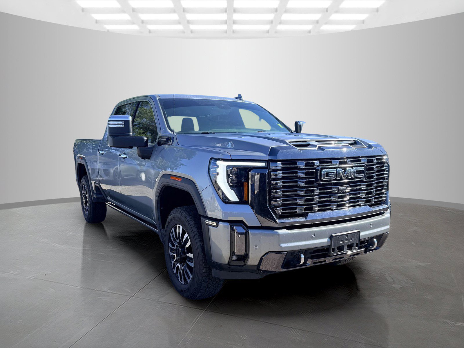 Used 2024 GMC Sierra 2500 Denali Ultimate AWD/4WD image 3
