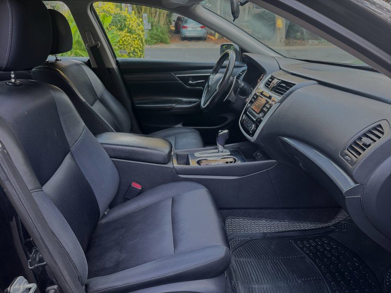 Used 2018 Nissan Altima 2.5 SR FWD image 18