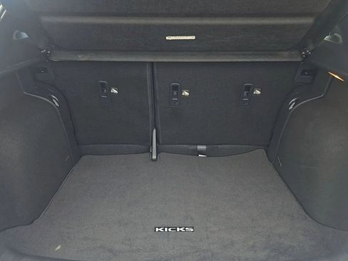 Used 2023 Nissan Kicks SR w/ SR Premium Package FWD image 16