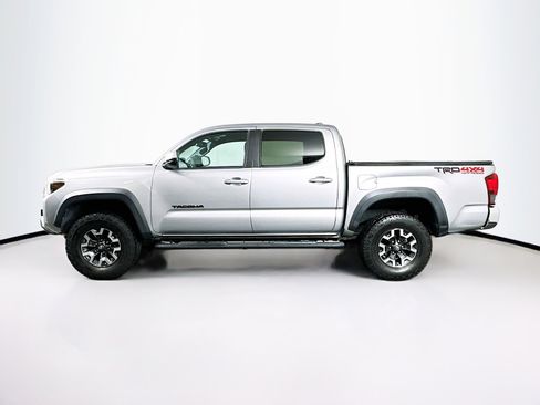 Used 2019 Toyota Tacoma TRD Off-Road image 4