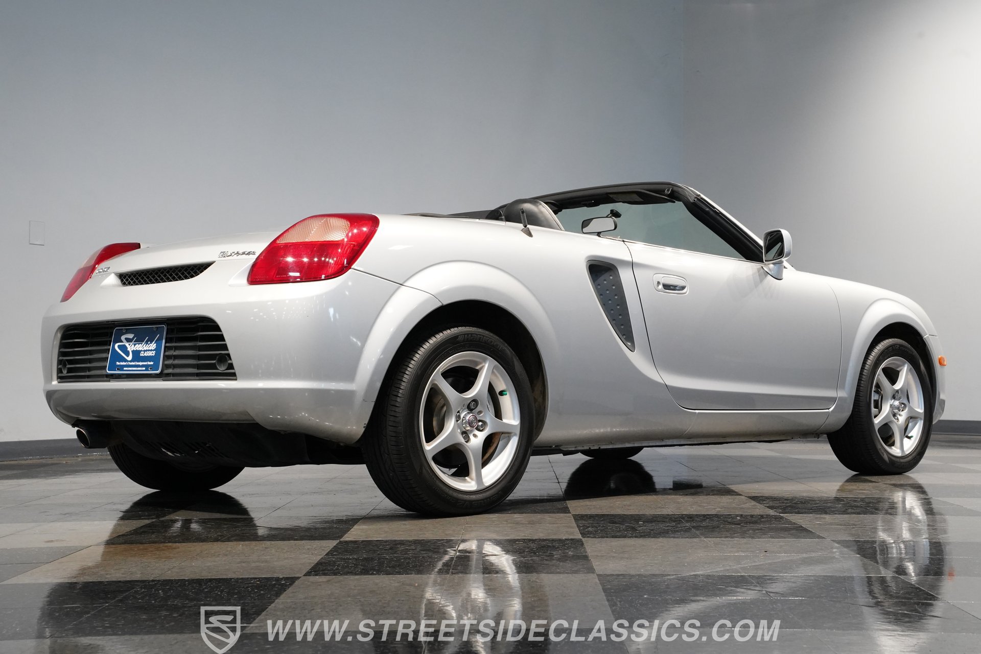 Used 2001 Toyota MR2 RWD image 28