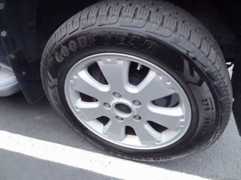 Used 2011 Toyota Tundra 4x4 CrewMax image 27