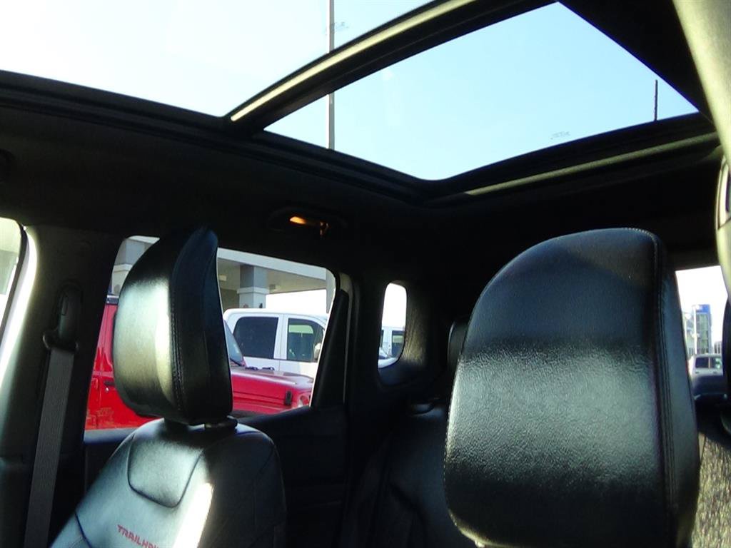 Certified 2024 Jeep Compass Trailhawk w/ Sun and Sound Group AWD/4WD image 21