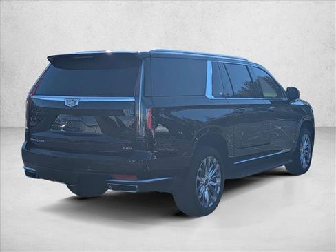 Used 2022 Cadillac Escalade ESV Premium Luxury image 5