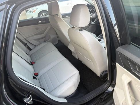 Used 2024 Volkswagen Jetta SE FWD image 12