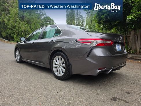 Used 2019 Toyota Camry SE FWD image 7