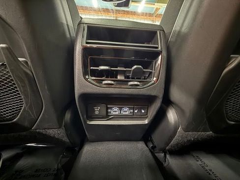 Used 2023 Jeep Grand Cherokee Overland AWD/4WD image 23