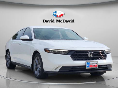 Used 2023 Honda Accord EX image 8