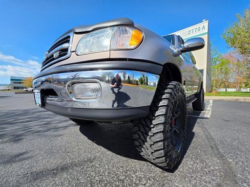 Used 2000 Toyota Tundra SR5 image 10
