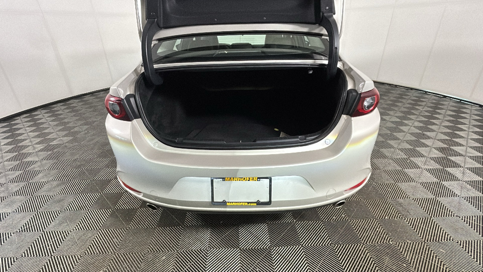 Used 2024 MAZDA MAZDA3 s FWD image 32