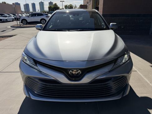 Used 2020 Toyota Camry XLE image 10